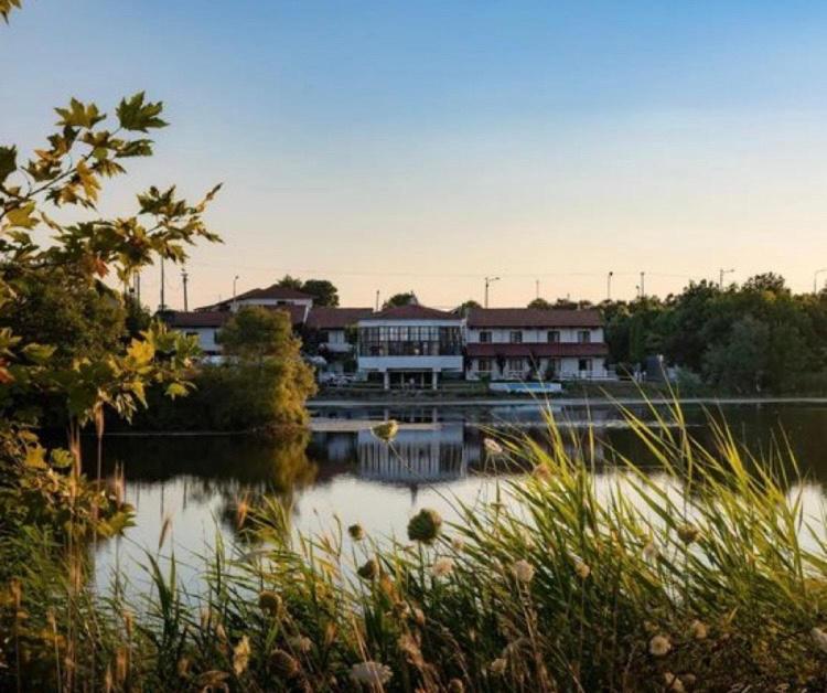 Thrassa Hotel Tycheron Экстерьер фото