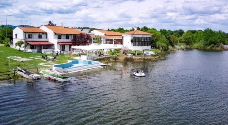 Thrassa Hotel Tycheron Экстерьер фото