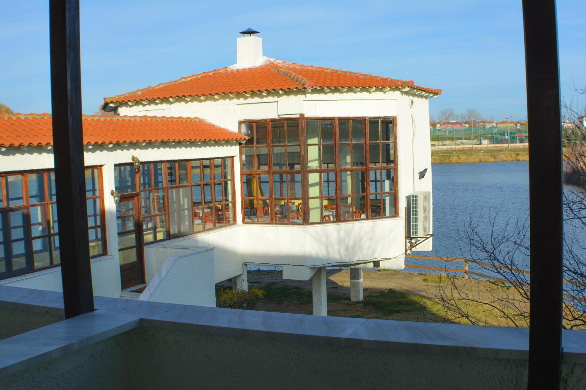 Thrassa Hotel Tycheron Экстерьер фото